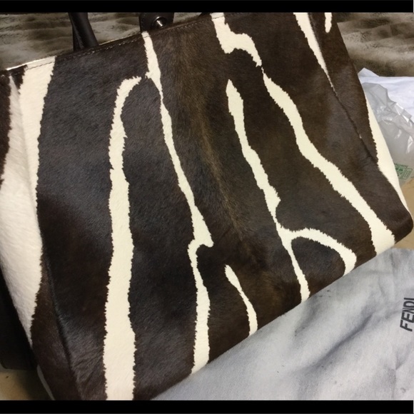 🌹FENDI 2jours medium zebra-print calf hair🌹 - Picture 3 of 14